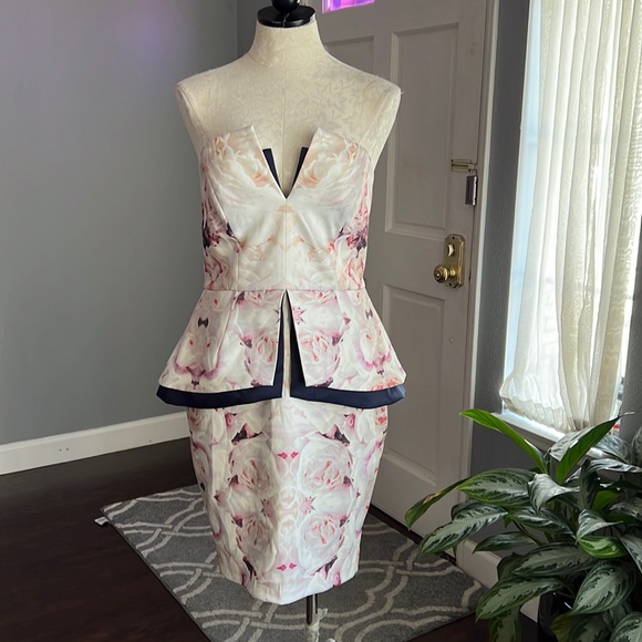 Finders Keepers Middle of Nowhere Floral Peplum Dress - Picture 2 of 8